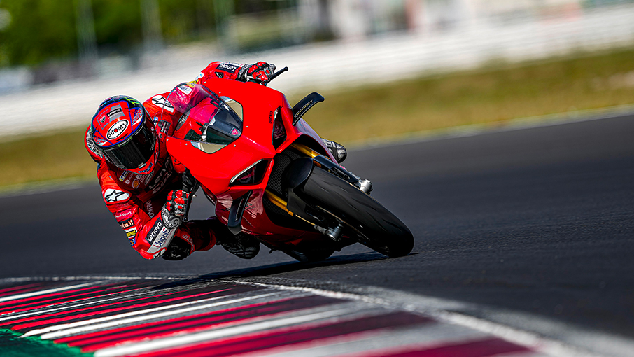 NEW PANIGALE V4 - Ducati Malaysia